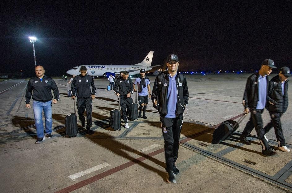 Delega&ccedil;&atilde;o chegou a Tucum&aacute;n na noite de domingo e hoje faz conhecimento do gramado
