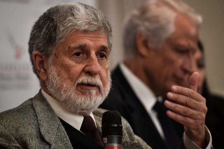 Ex-chanceler afirmou que democracia brasileira corre risco