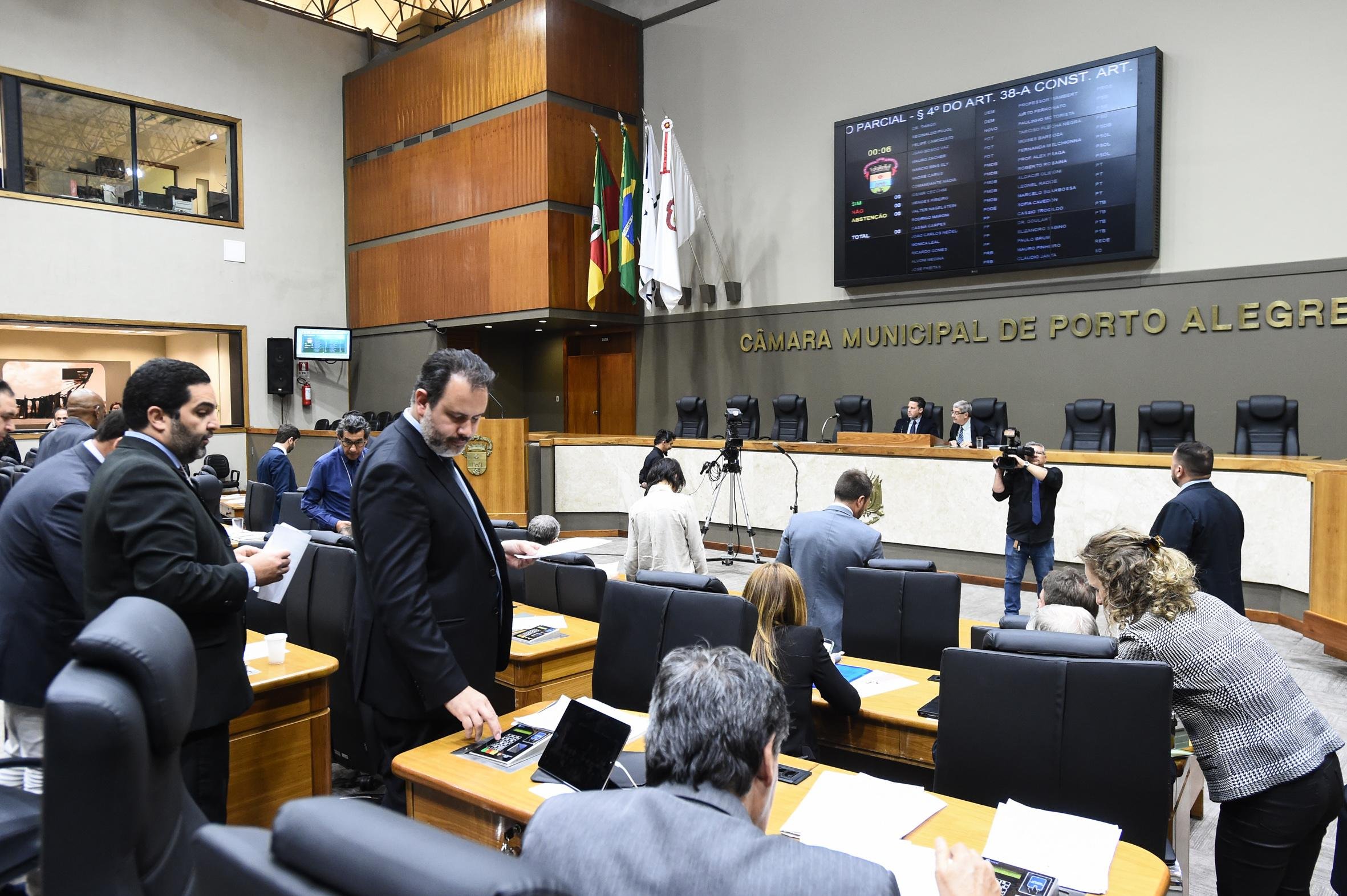C&acirc;mara reduziu o ritmo de vota&ccedil;&otilde;es durante a campanha eleitoral