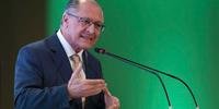 Alckmin defende reforma para reduzir o número de partidos