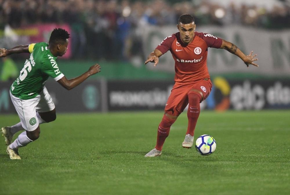 Pottker v&ecirc; vit&oacute;ria contra o Corinthians como chance de levantar moral do Inter