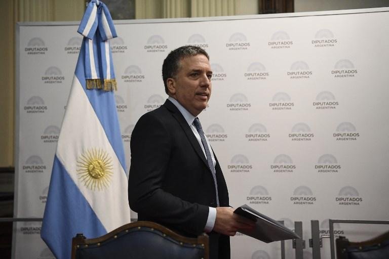 Ministro Nicol&aacute;s Dujovne disse que governo argentino descarta uma dolariza&ccedil;&atilde;o da economia 