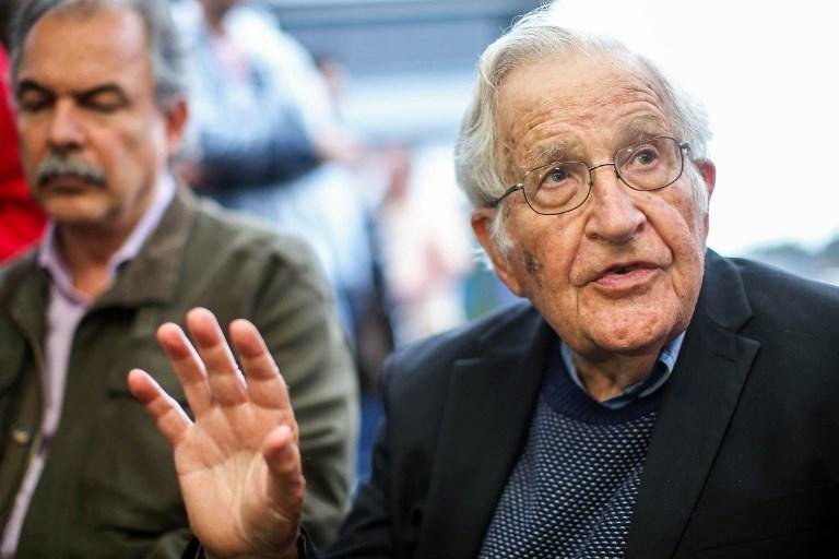 Noam Chomsky visitou Lula hoje na sede da Pol&iacute;cia Federal em Curitiba
