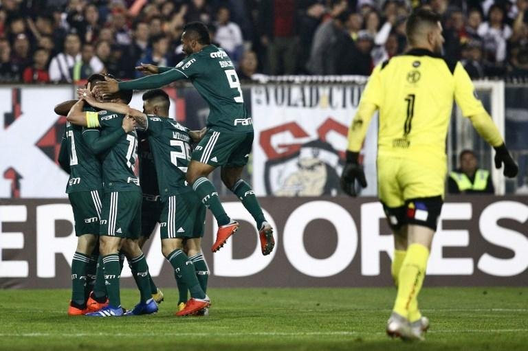 Palmeiras vence Colo-Colo e fica perto de semifinal da Libertadores