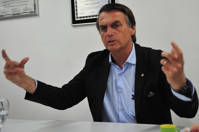 Bolsonaro iniciou dieta pastosa