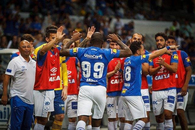 Cruzeiro venceu o Santos de virada no Mineir&atilde;o