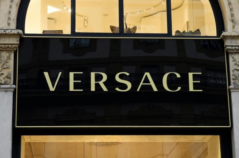 Atualmente, 20% da Versace s&atilde;o de propriedade do fundo americano Blackrock e o restante pertence &agrave; fam&iacute;lia