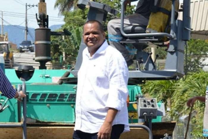 V&iacute;tima foi executada enquanto tomava caf&eacute; no local da Baixada Fluminense