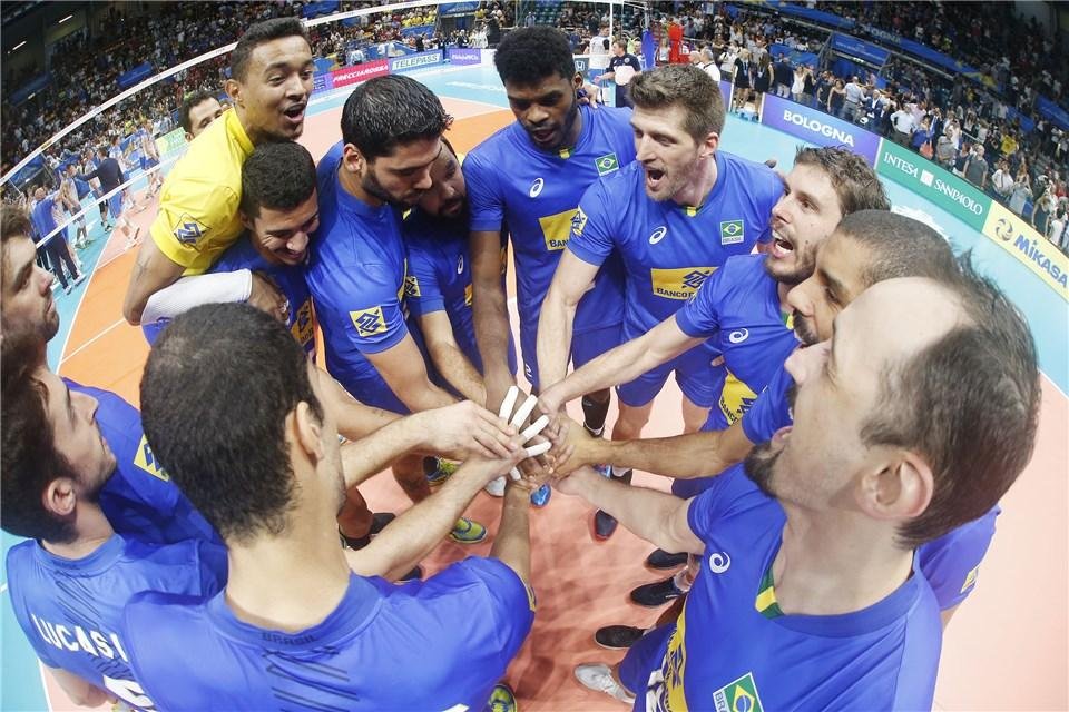 Com sele&ccedil;&atilde;o j&aacute; garantida na 3&ordf; fase do Mundial, Renan vai poupar Lipe e Luc&atilde;o