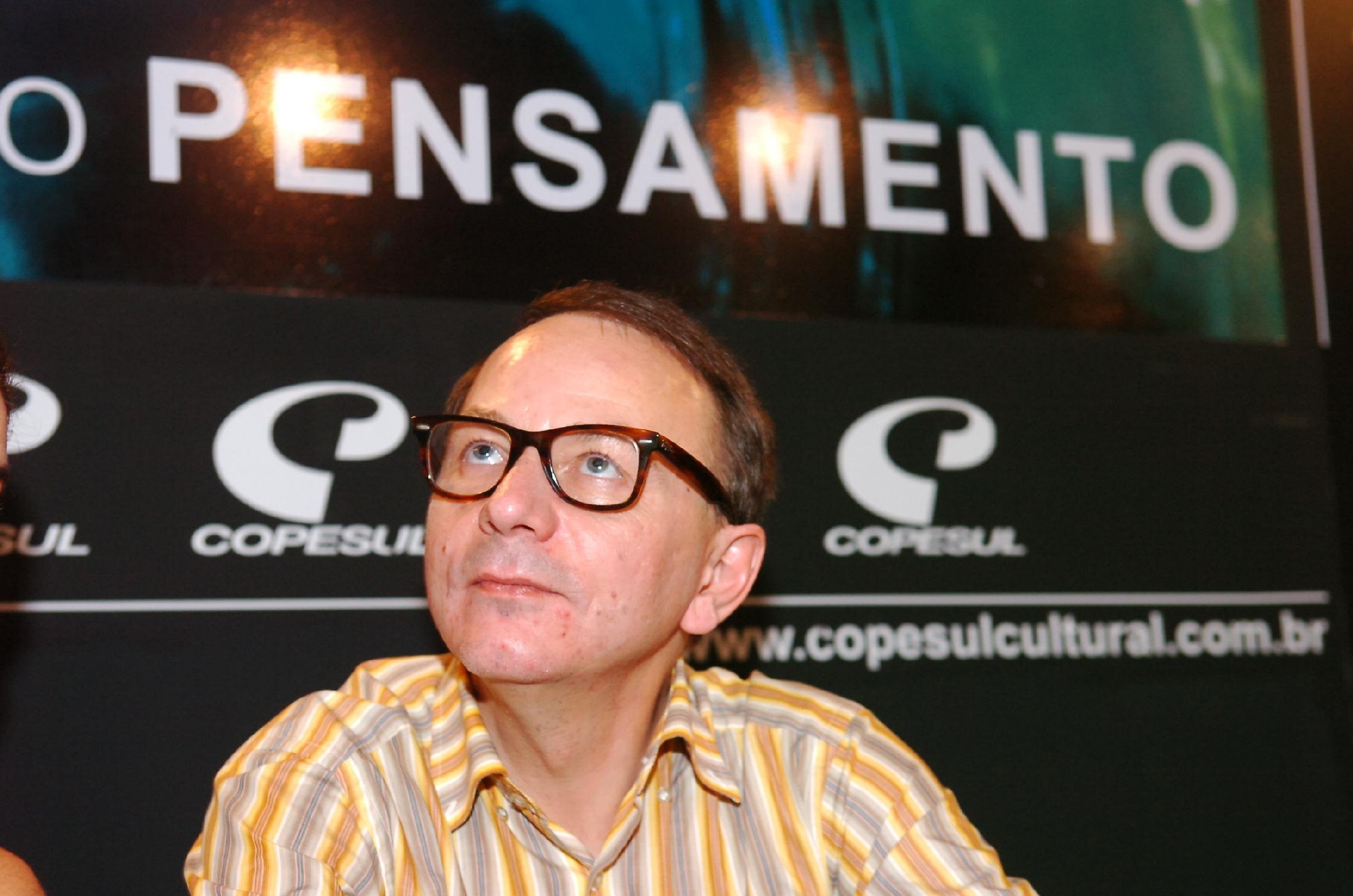 Escritor franc&ecirc;s Michel Houellebecq se casa pela terceira vez