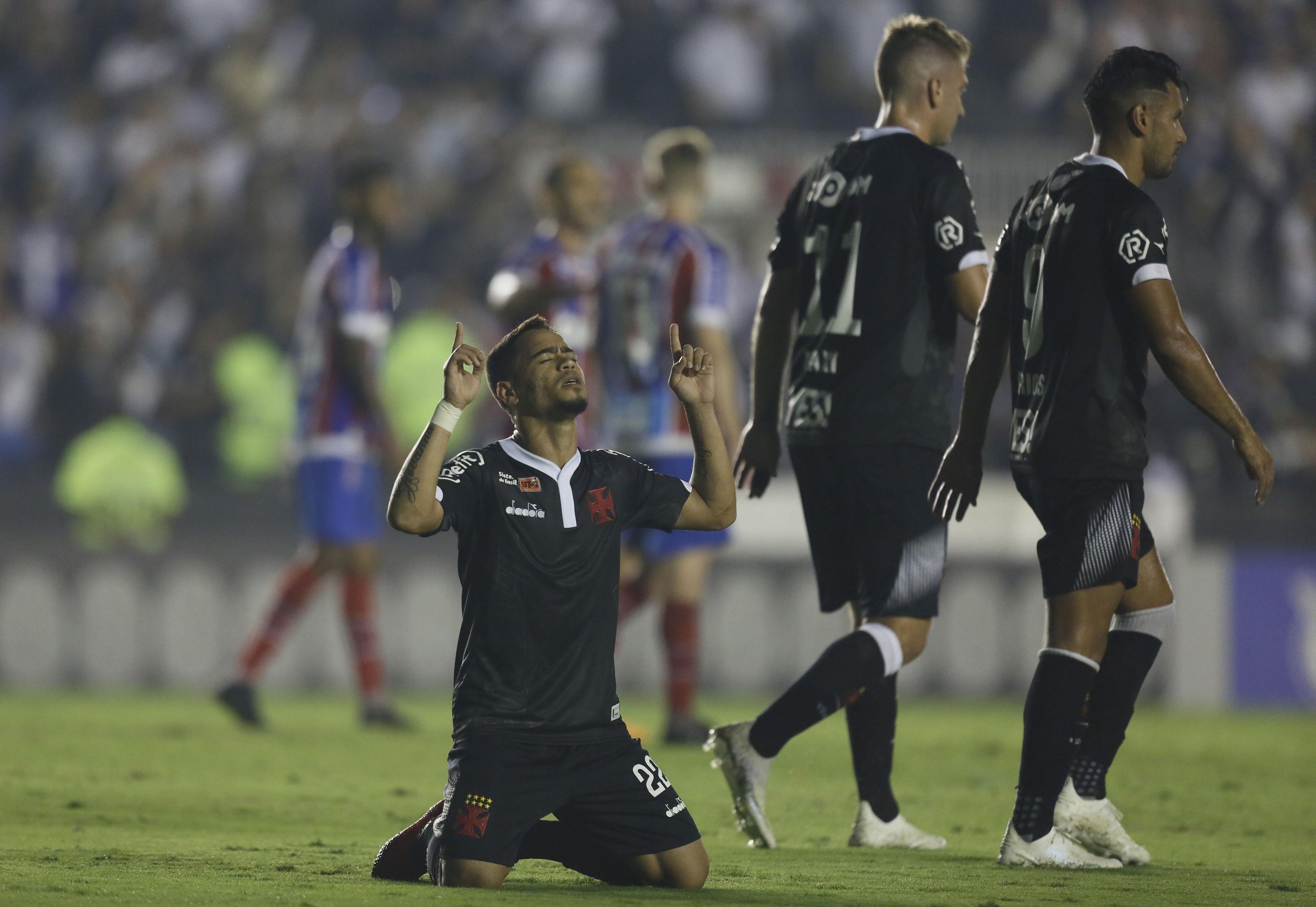 Cariocas encerraram jejum de cinco jogos sem vit&oacute;ria com o 2 a 1