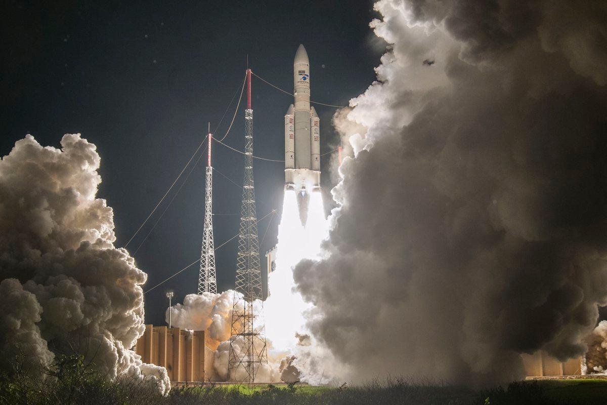 Espa&ccedil;onave europeia colocou tr&ecirc;s sat&eacute;lites na &oacute;rbita terrestre