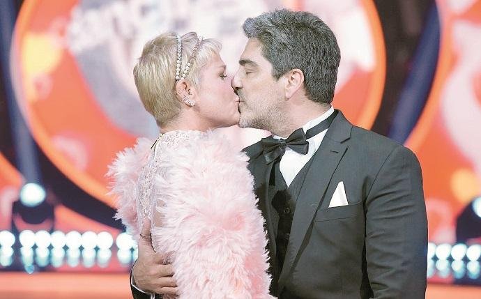Xuxa Meneghel comanda a atra&ccedil;&atilde;o ao lado de Junno Andrade