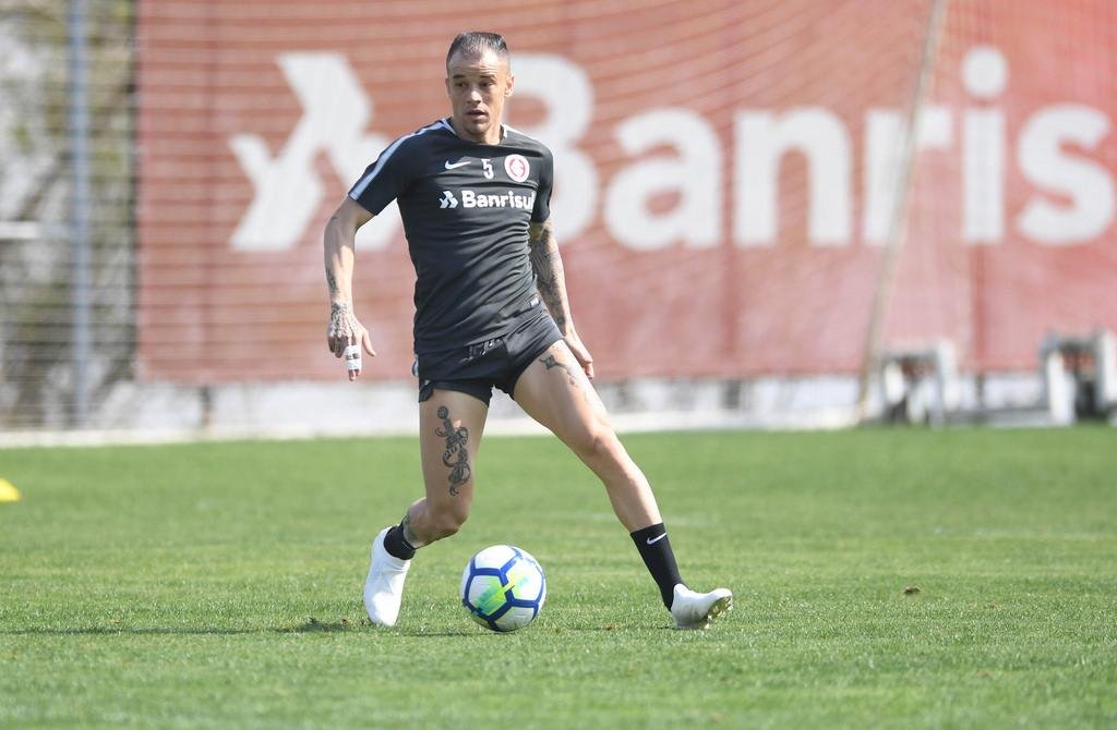 D&acute;Ale e Rossi disputam a vaga de Patrick, suspenso