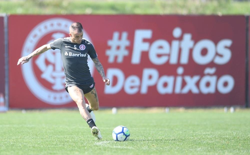 D&acute;Alessandro pode voltar a ser titular contra o Vit&oacute;ria