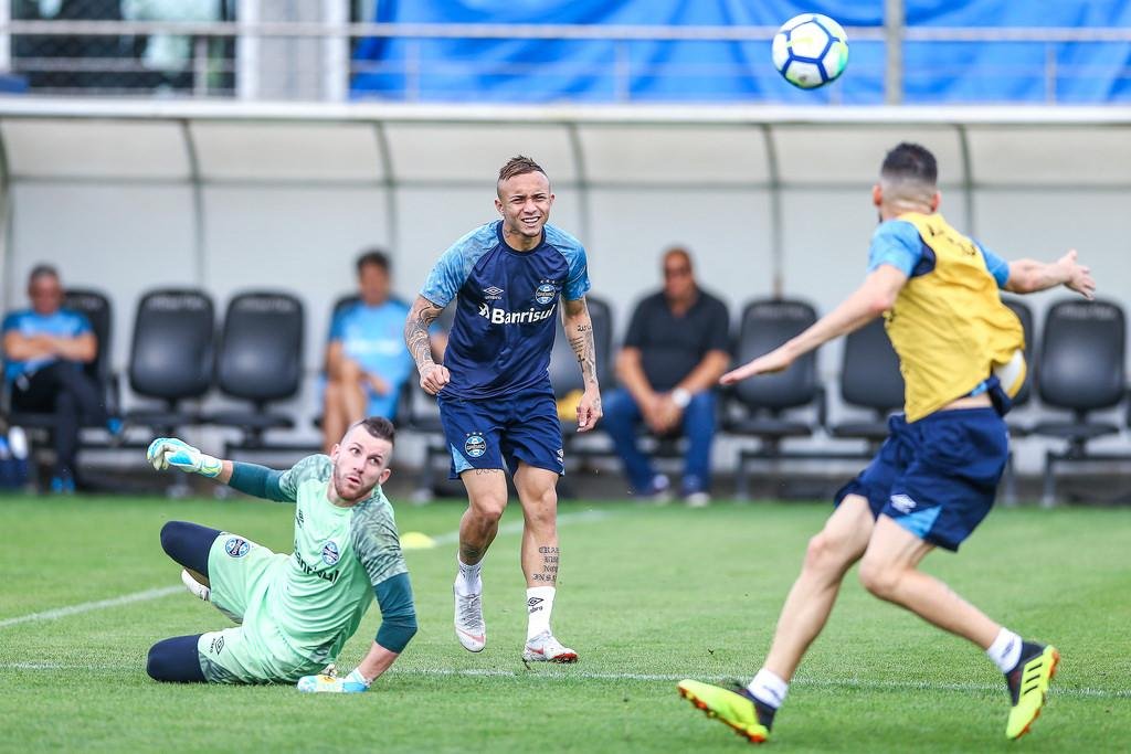 Everton deve atuar contra o Fluminense