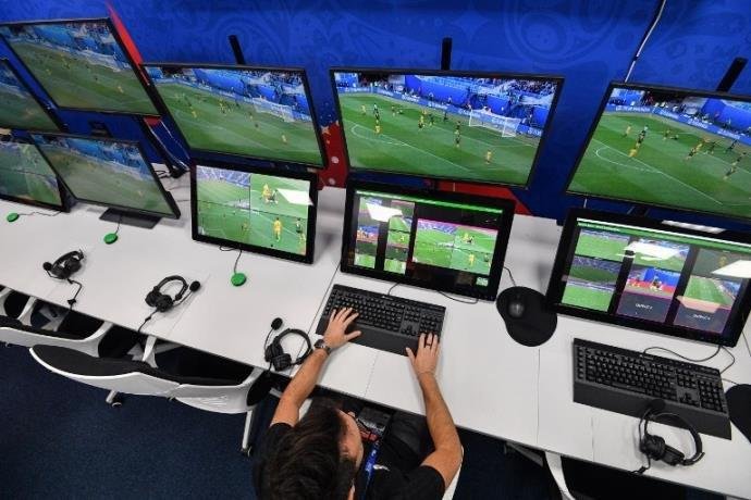 VAR ser&aacute; utilizado na Eurocopa 2020 e na Liga dos Campe&otilde;es 2019/20