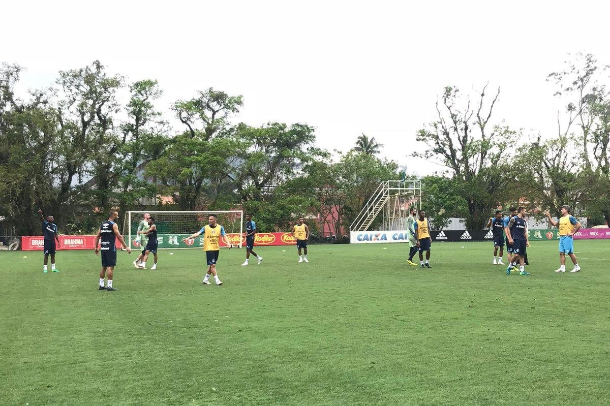 Gr&ecirc;mio encerrou prepara&ccedil;&atilde;o para pegar o Flu com recreativo no CT do Flamengo 