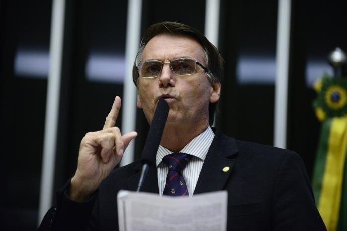 Revista "&Eacute;poca" mostrou que produtora de v&iacute;deo contratada para campanha existe apenas no papel