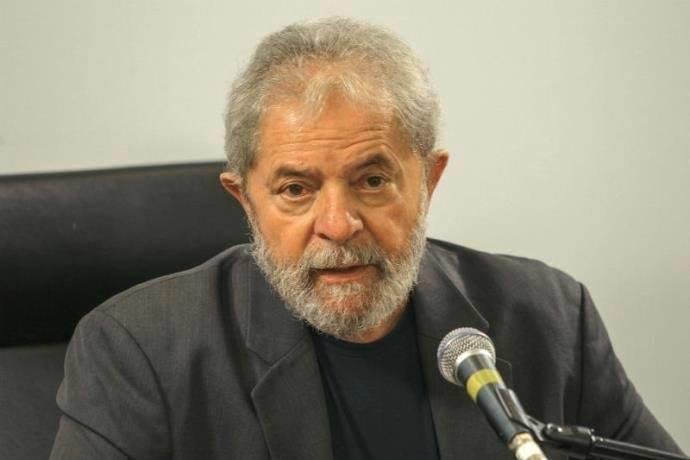 Lula est&aacute; preso na superintend&ecirc;ncia da Pol&iacute;cia Federal do Paran&aacute;, em Curitiba