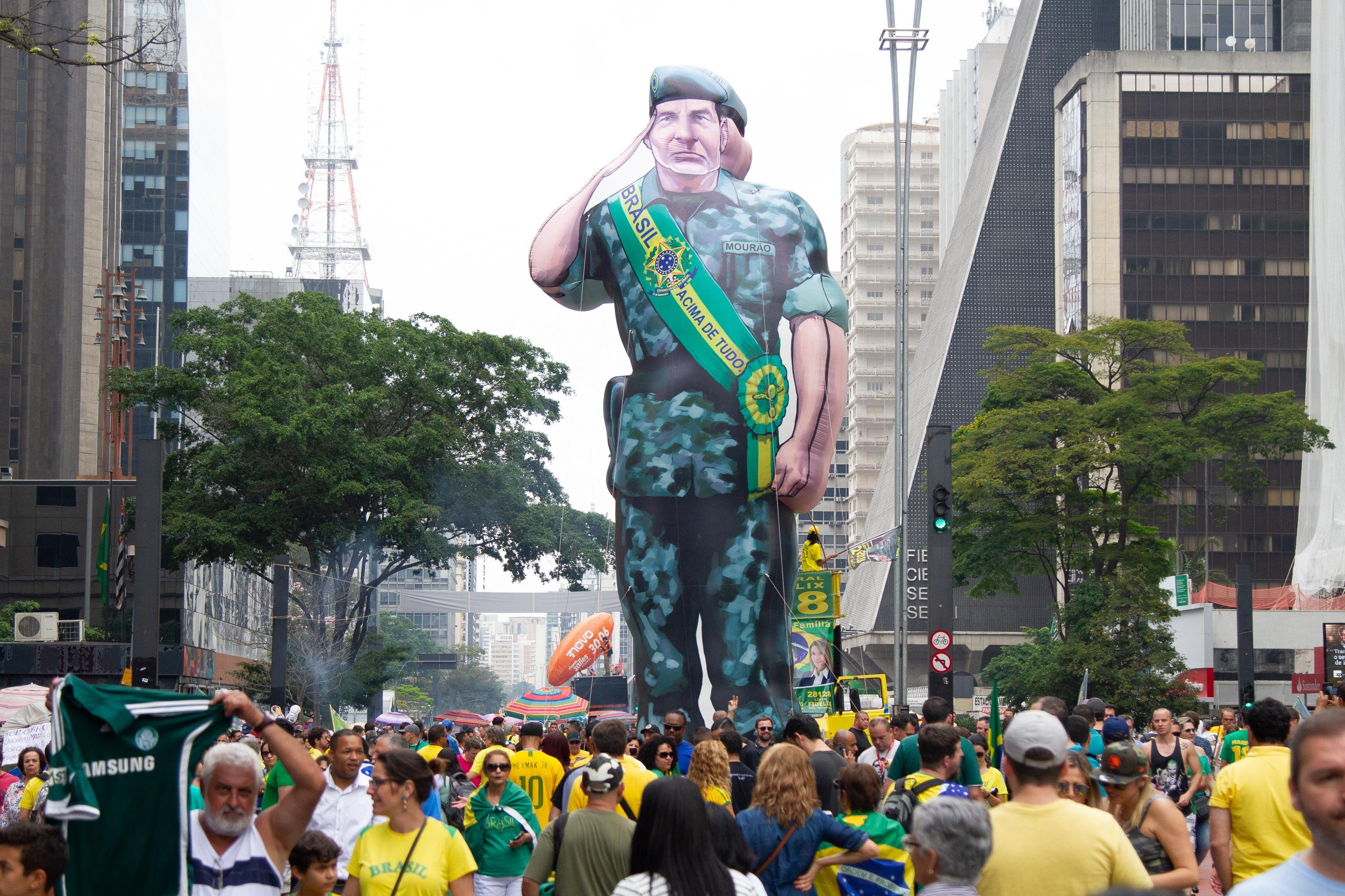 Eleitores a favor de Bolsonaro realizam atos em v&aacute;rias capitais do Pa&iacute;s