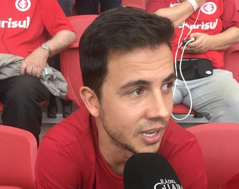 Nilmar acompanhou o jogo na arquibancada do Beira-Rio