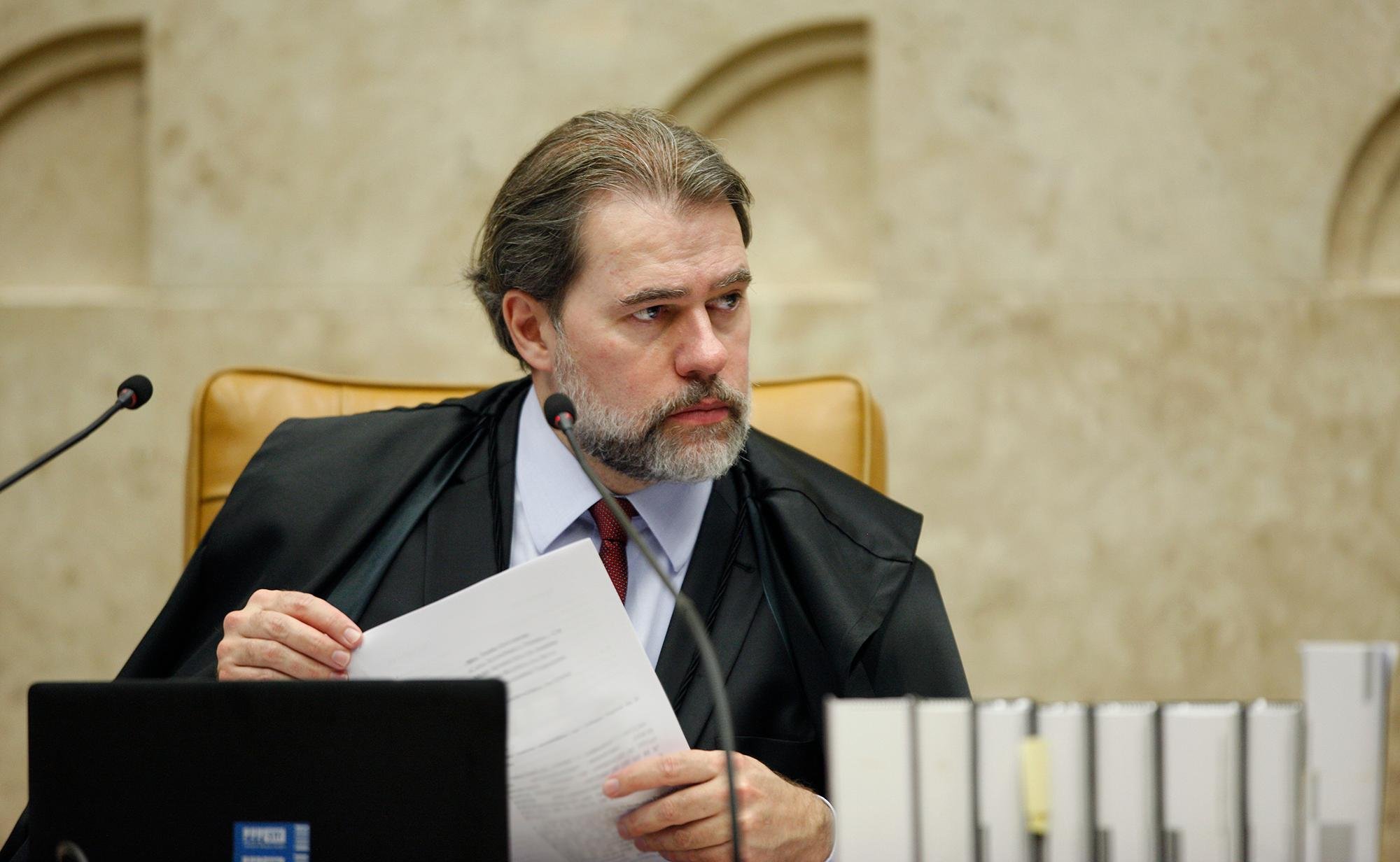 "Este &eacute; o momento para o povo refletir, para o povo votar", declarou o ministro