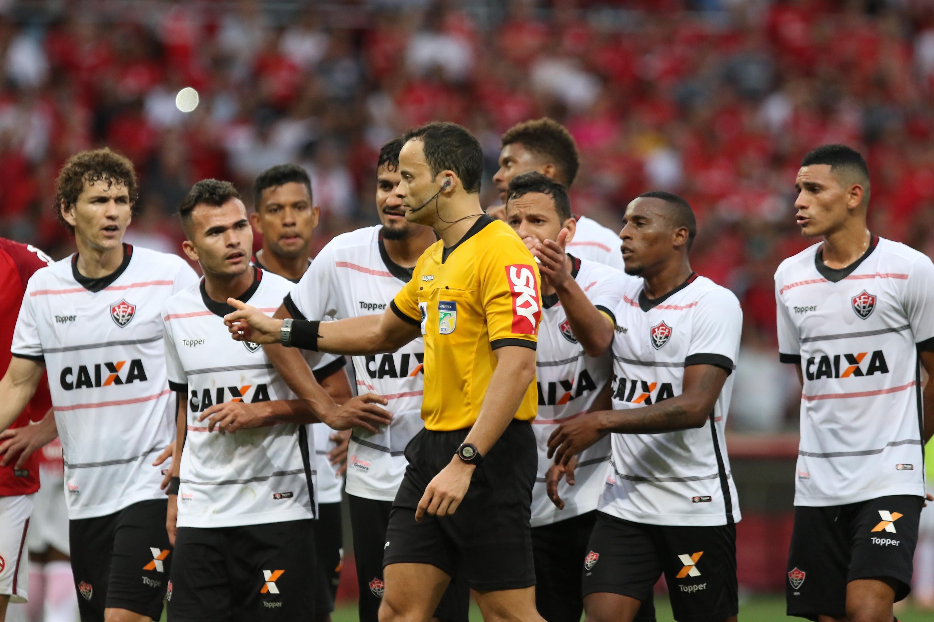 S&aacute;vio Pereira Sampaio, que apitou Inter e Vit&oacute;ria, foi rebaixado
