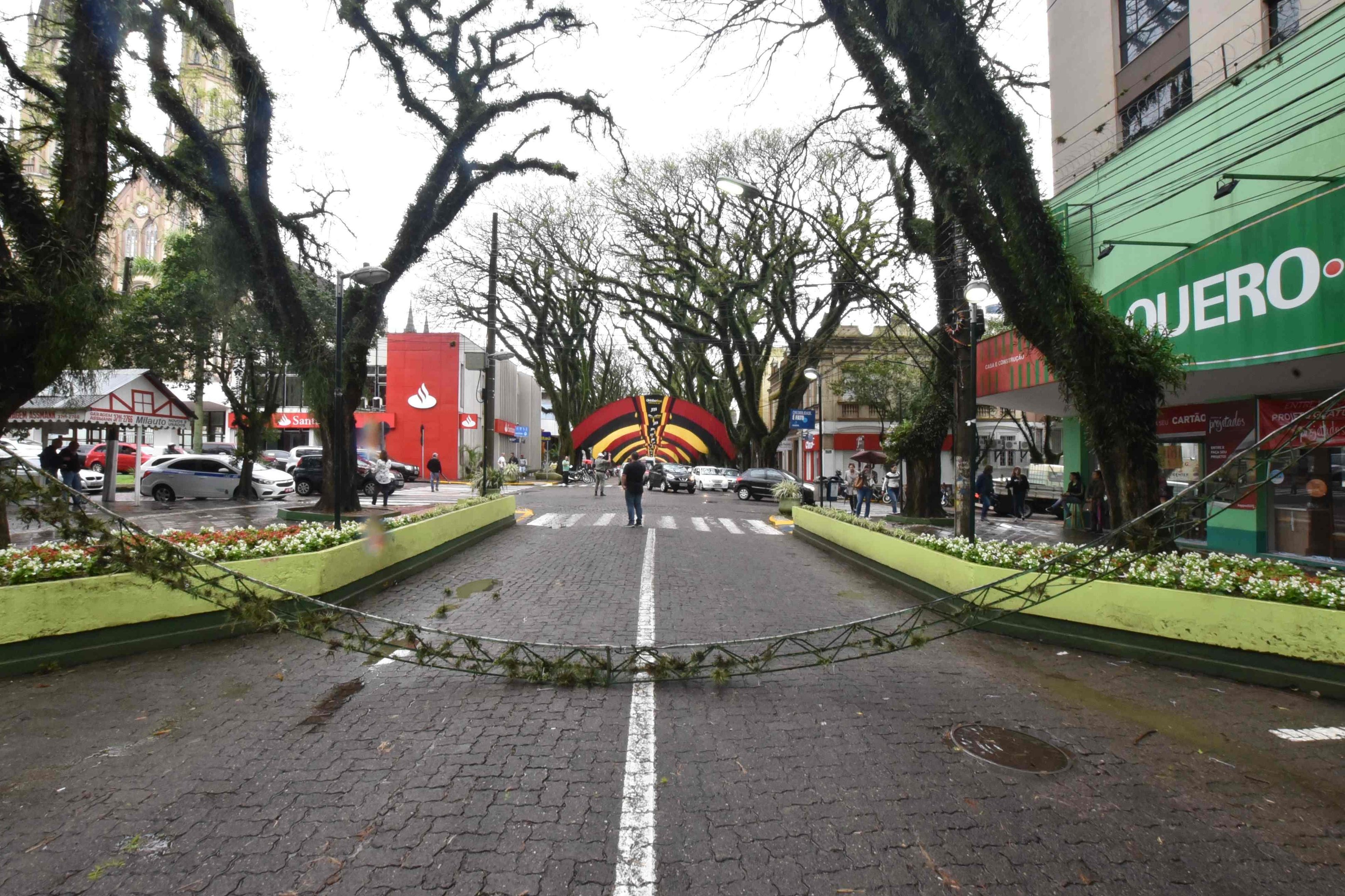 O arco do t&uacute;nel verde fica na rua Marechal Floriano