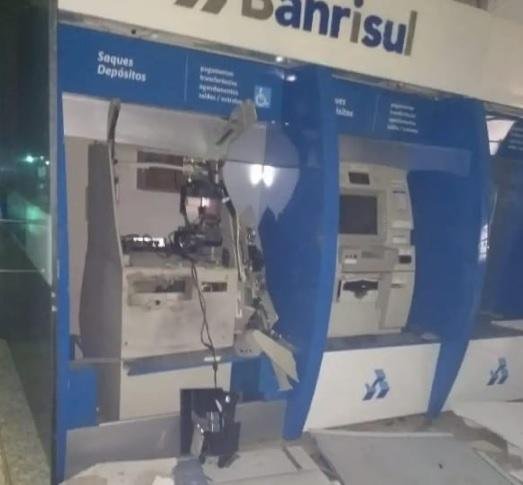 Em Miragua&iacute;, caixa eletr&ocirc;nico foi danificado com explosivos