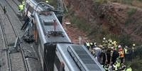 Dois dos seis vagões de trem no trajeto Manresa-Barcelona descarrilaram