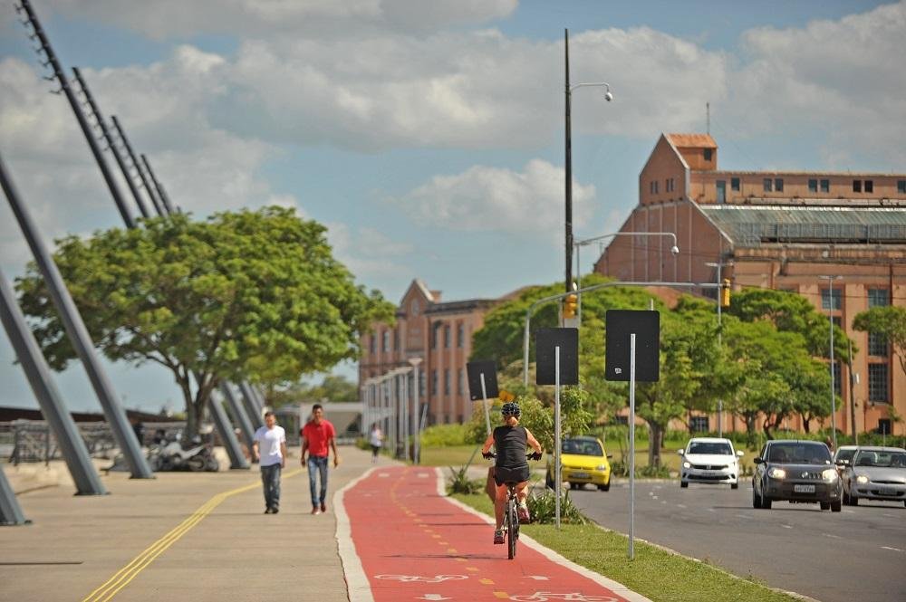 Tempo bom e ensolarado marca quarta-feira em Porto Alegre
