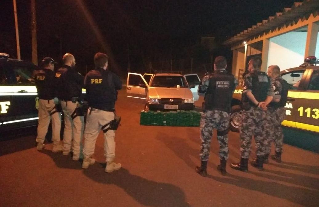 Homem fugiu de ve&iacute;culo em que estava a droga, ap&oacute;s receber ordem de parada