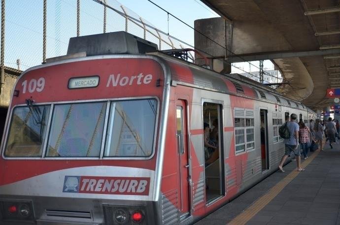 Circula&ccedil;&atilde;o dos trens foi interrompida na tarde desta ter&ccedil;a
