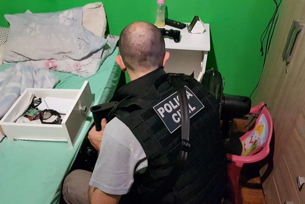 Opera&ccedil;&otilde;es simult&acirc;neas no RS e em SC apreendem documentos e celulares