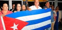 Cuba presta homenagem aos cubanos que retornam do Brasil