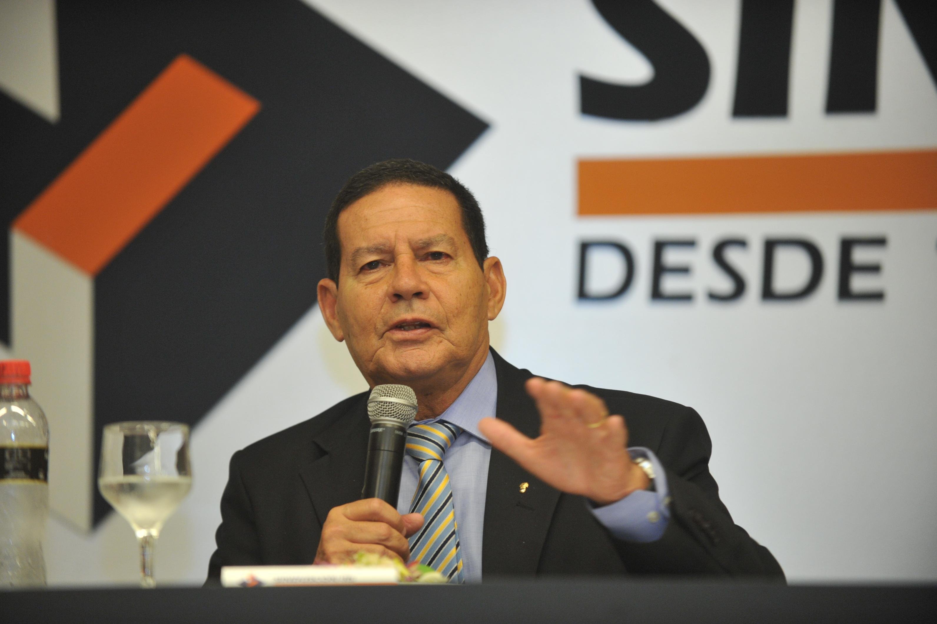 Mour&atilde;o defendeu emenda constitucional para desvincular receitas or&ccedil;ament&aacute;rias