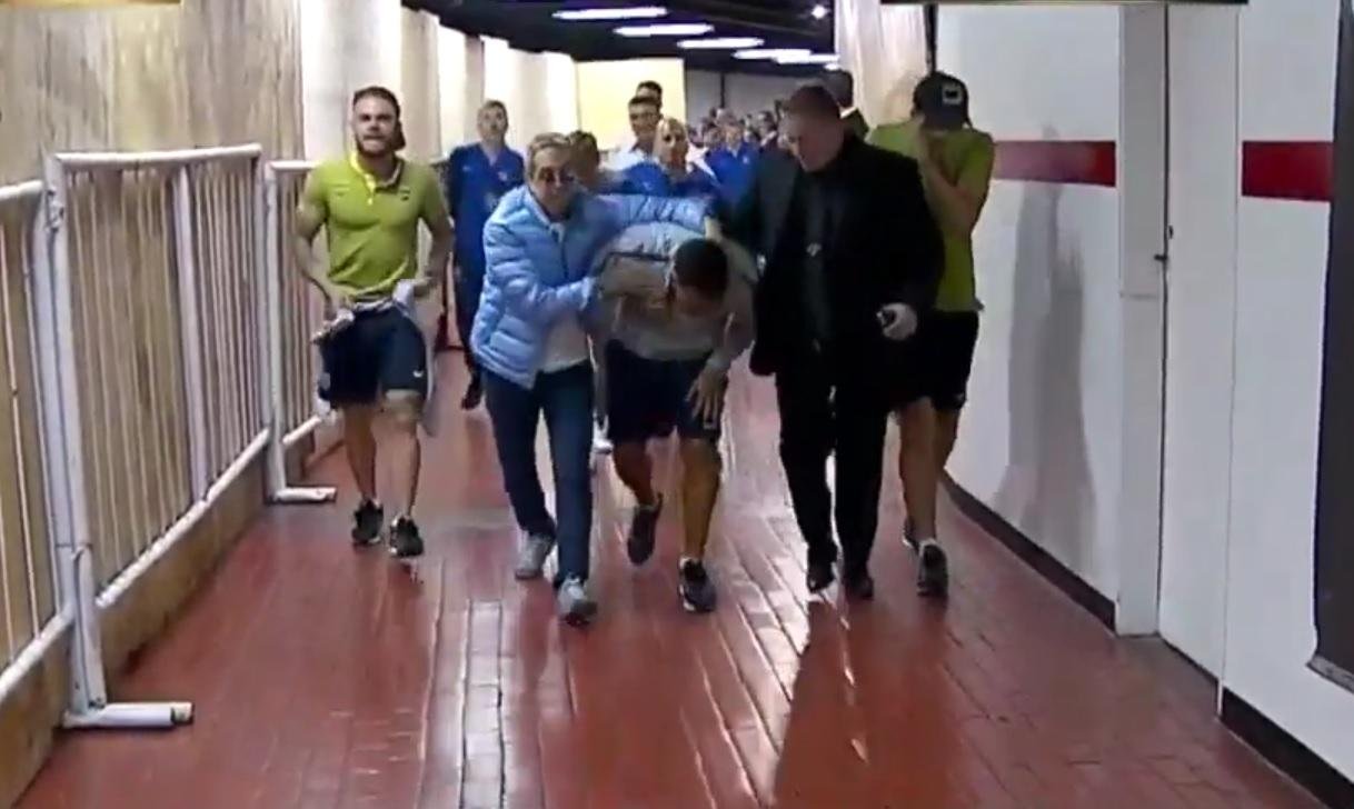 Jogadores do Boca chegaram ao vesti&aacute;rio afetados pelas agress&otilde;es