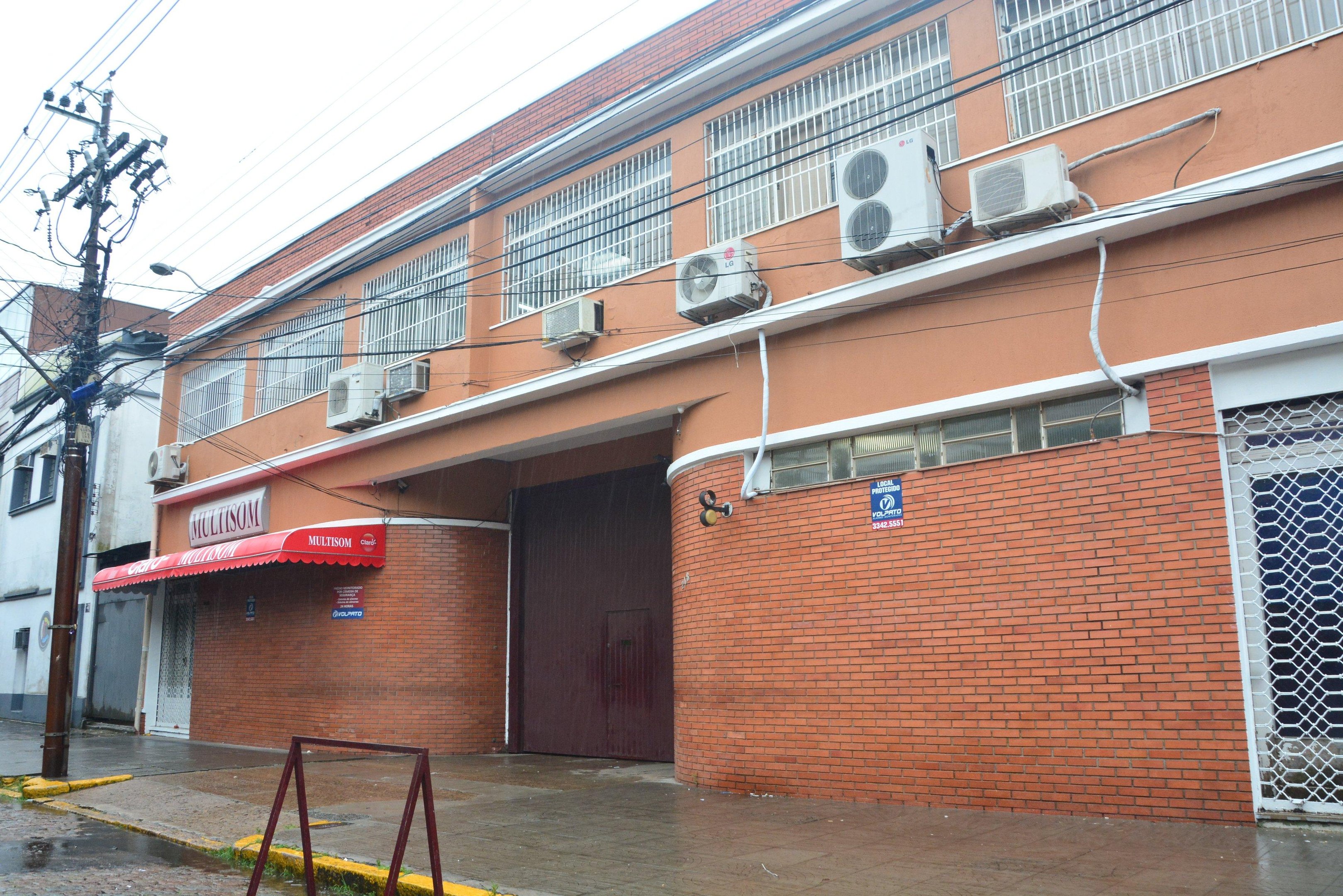 Pol&iacute;cia investiga roubo de centenas de celulares