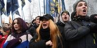 Tensão resulta em protestos na Ucrânia
