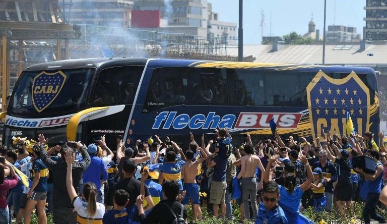 Cl&aacute;ssico argentino entre Boca Juniors e River Plate foi adiada no domingo a uma data ainda indefinida