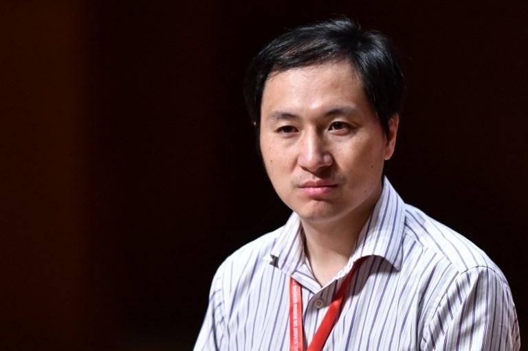 Na quarta-feira, He Jiankui anunciou pausa em seus testes cl&iacute;nicos ap&oacute;s pol&ecirc;mica