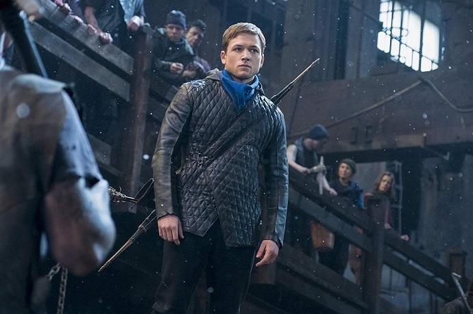 Taron Egerton agrega seu entusiasmo juvenil &agrave; saga do ladr&atilde;o da floresta de Sherwood