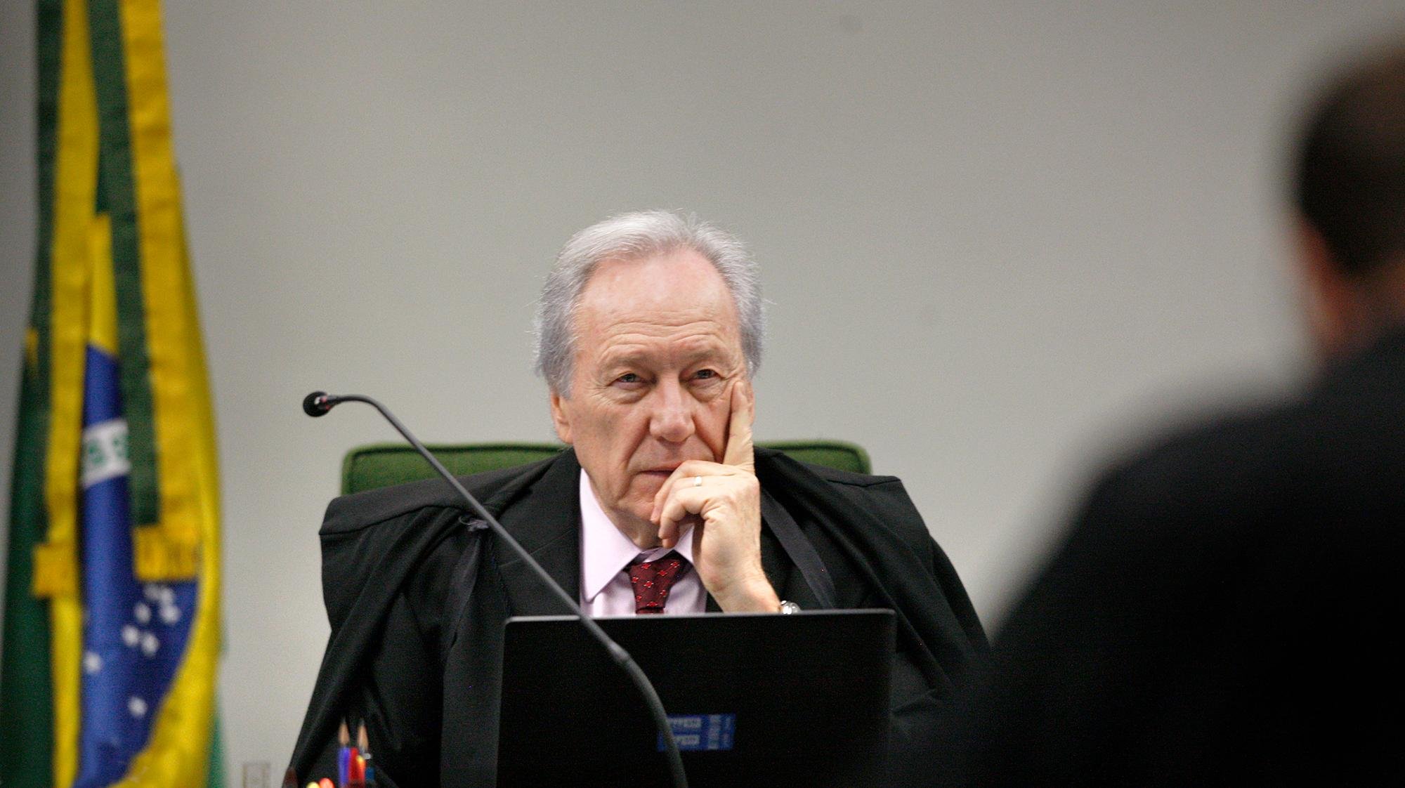 Faltam os votos de seis ministros