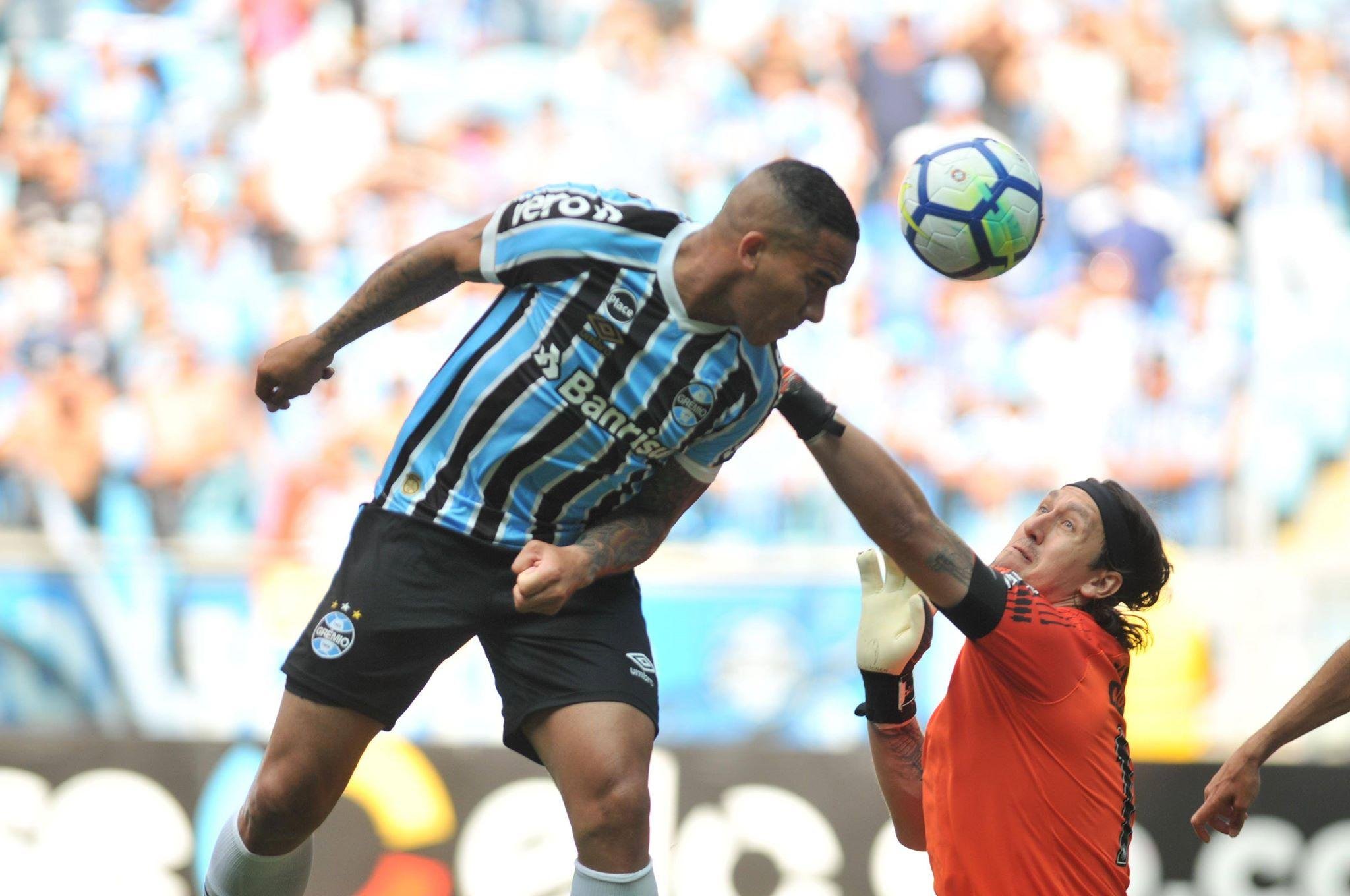 Tricolor dominou no primeiro tempo e garantiu 1 a 0 para fechar Brasileir&atilde;o em quarto