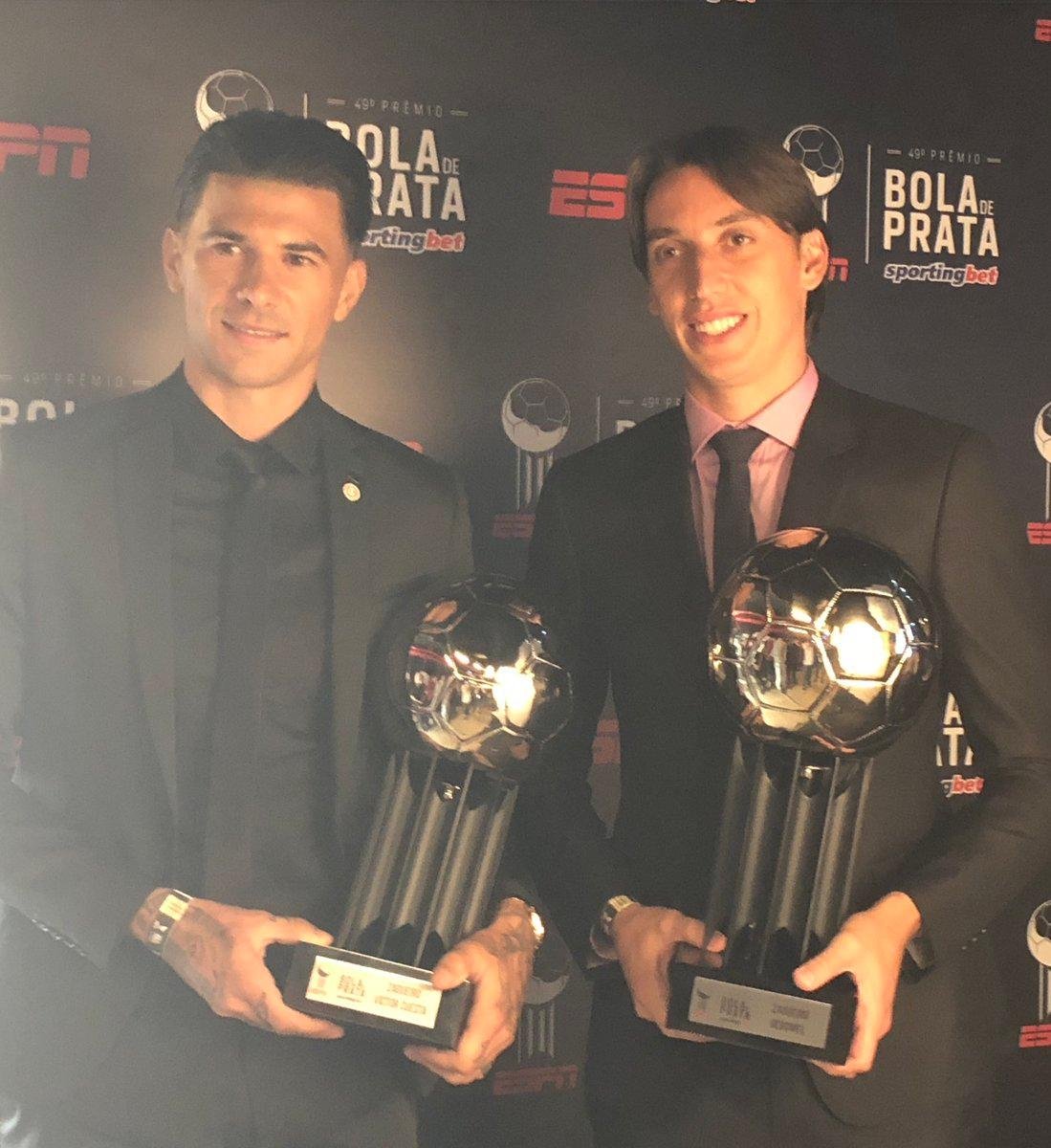 Cuesta e Geromel formaram zaga ideal do Brasileir&atilde;o