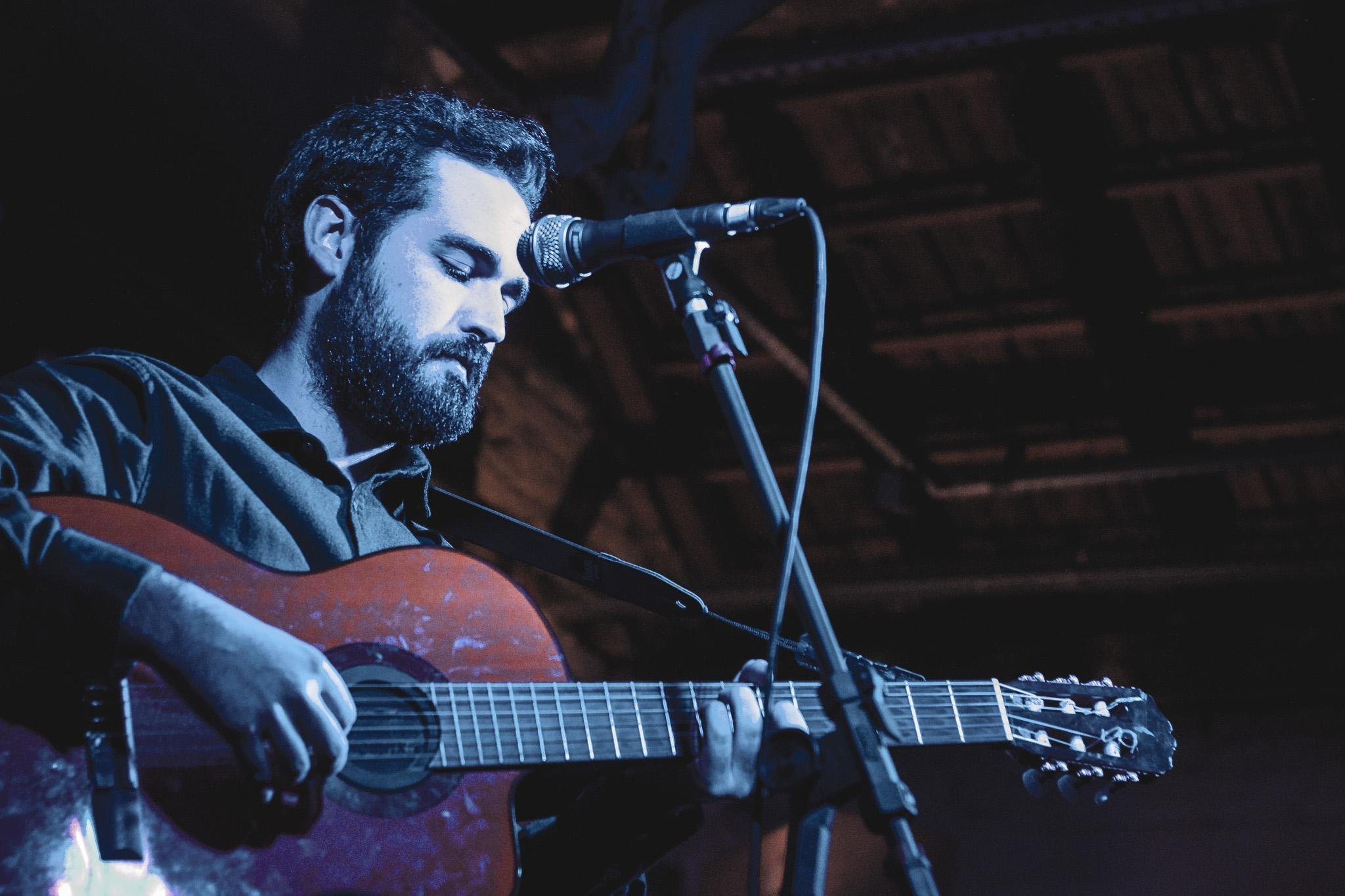 Jo&atilde;o Salazar apresenta o disco "Lugar Afora" na quarta-feira