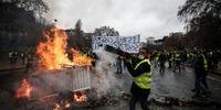 Protestos violentos tomaram conta de Paris no sábado