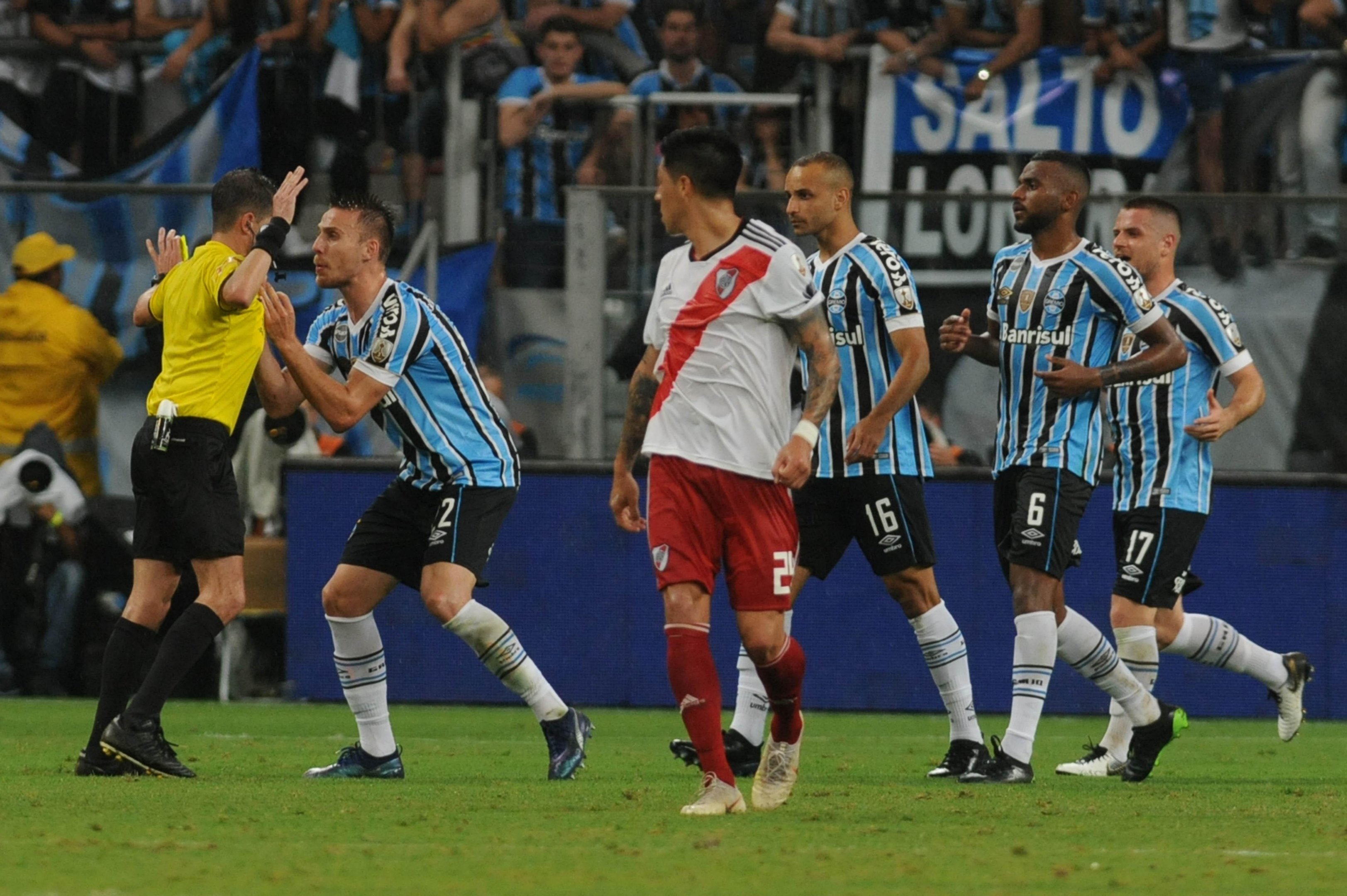 Bressan pode deixar o Gr&ecirc;mio para jogar nos EUA