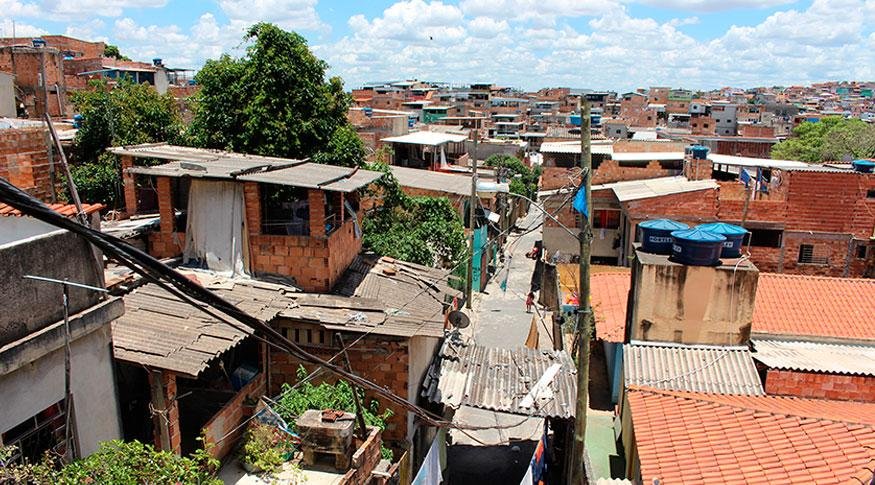 Estudo mostra ainda que tamb&eacute;m aumentou a propor&ccedil;&atilde;o de pessoas abaixo da linha de rendimentos